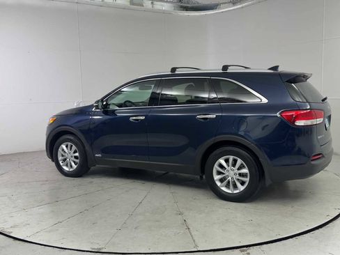 Used 2018 Kia Sorento AWD image 4