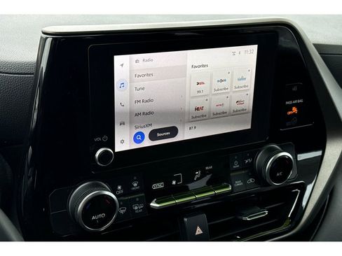 Certified 2023 Toyota Highlander FWD image 21