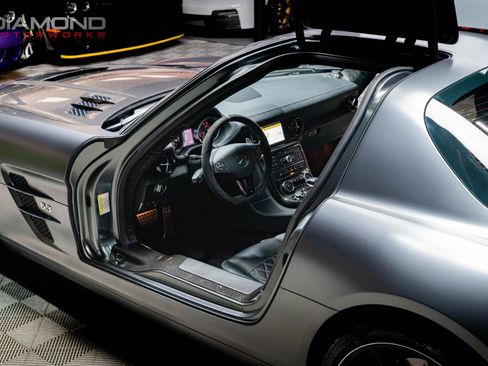 Used 2015 Mercedes-Benz SLS AMG GT Final Edition image 93
