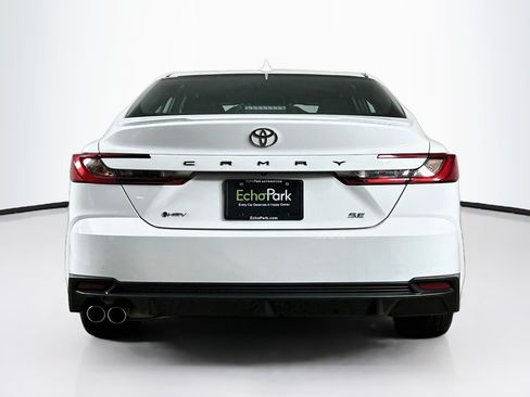 Used 2026 Toyota Camry SE FWD image 7