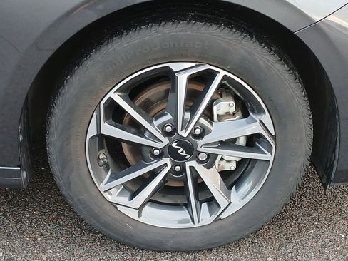 Used 2023 Kia Forte LXS image 32