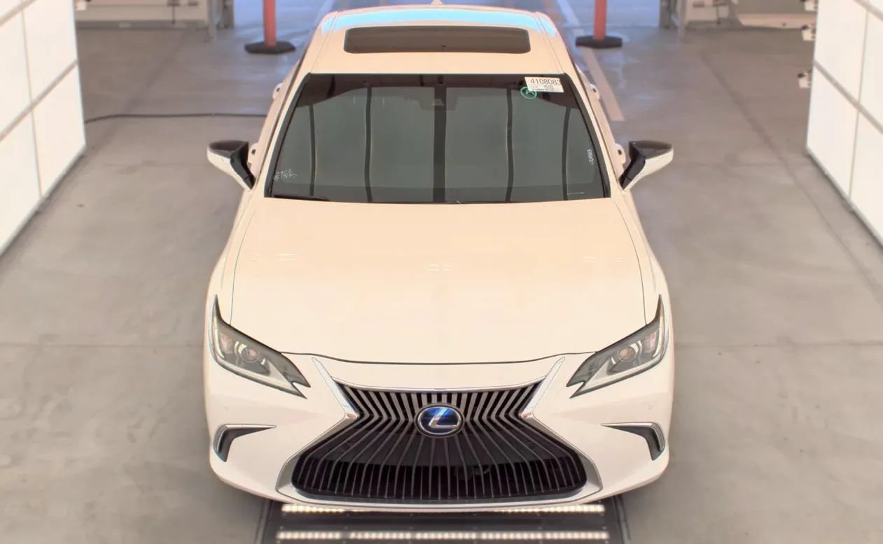 Used 2021 Lexus ES 300h w/ Premium Package FWD image 4