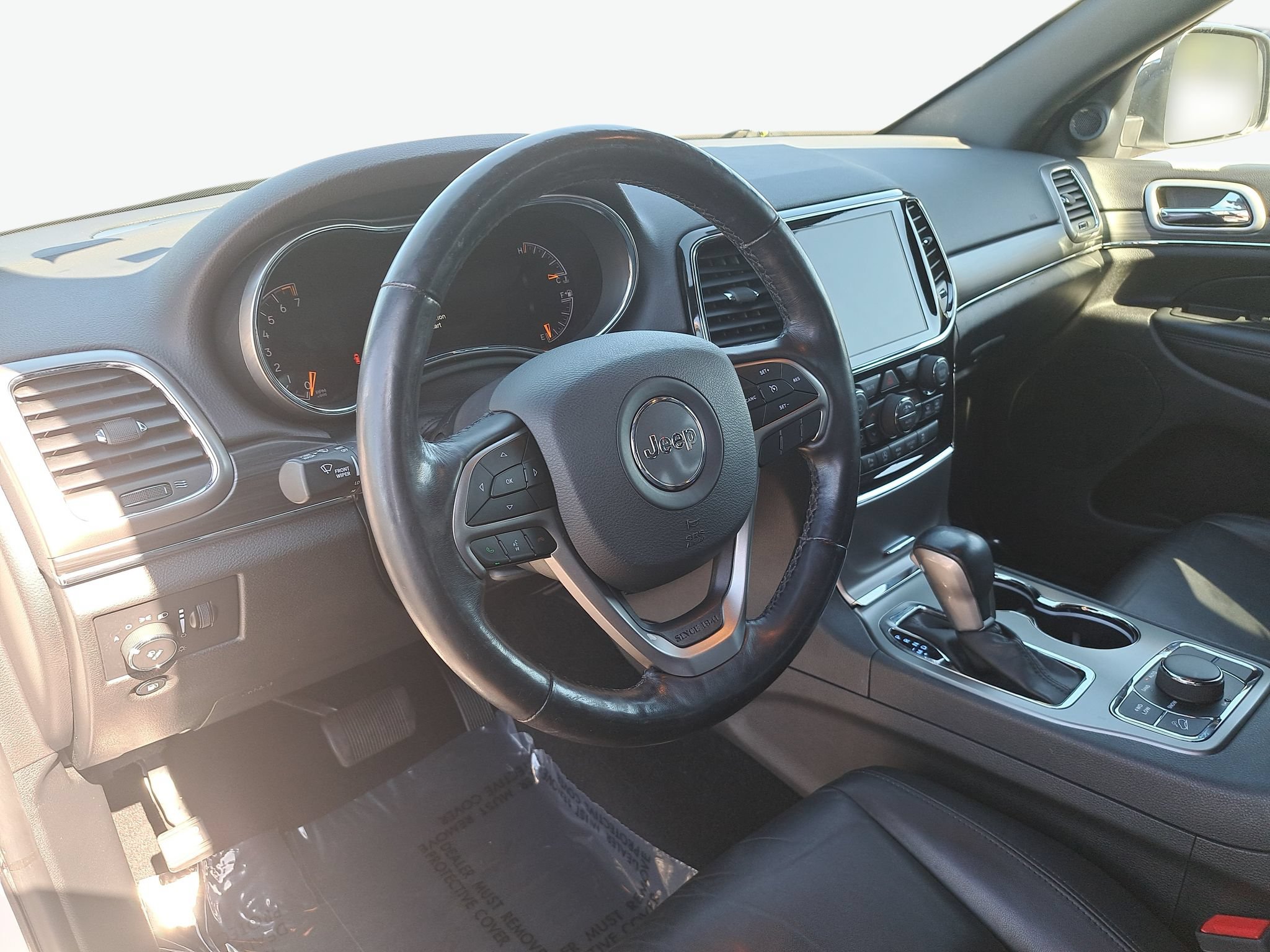 Used 2020 Jeep Grand Cherokee Limited w/ Premium Lighting Group AWD/4WD image 17