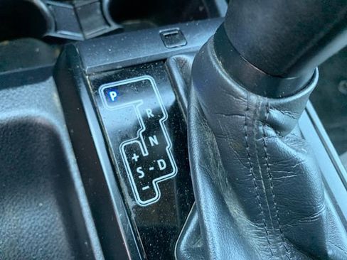 Used 2018 Toyota Tacoma SR image 24