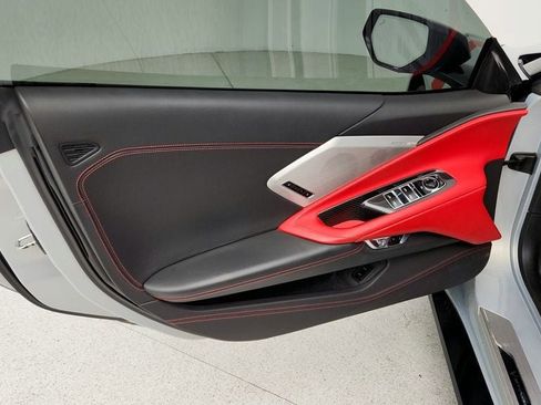 Used 2021 Chevrolet Corvette Stingray Premium Conv w/ Z51 Performance Package image 11