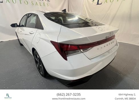 Used 2023 Hyundai Elantra SEL w/ Convenience Package FWD image 5