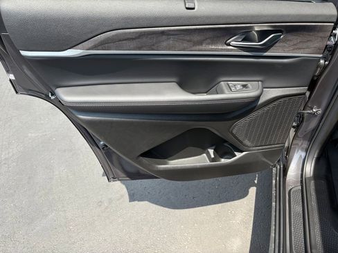 New 2025 Jeep Grand Cherokee L Limited w/ Luxury Tech Group II image 33