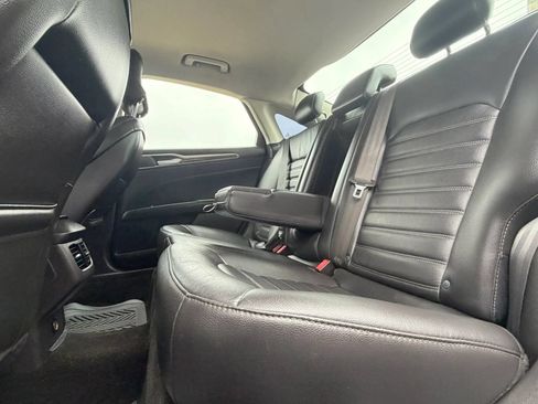 Used 2016 Ford Fusion SE w/ Equipment Group 202A FWD image 10