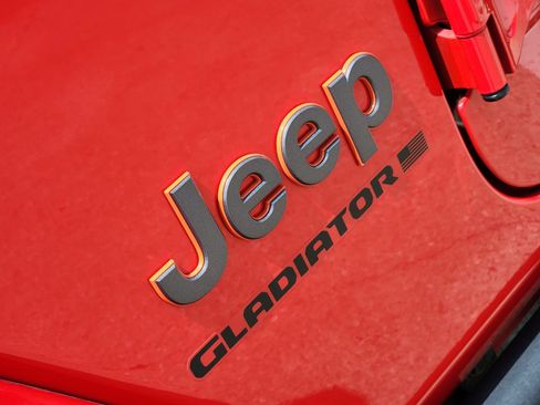 Used 2023 Jeep Gladiator Mojave w/ Trailer Tow Package AWD/4WD image 18