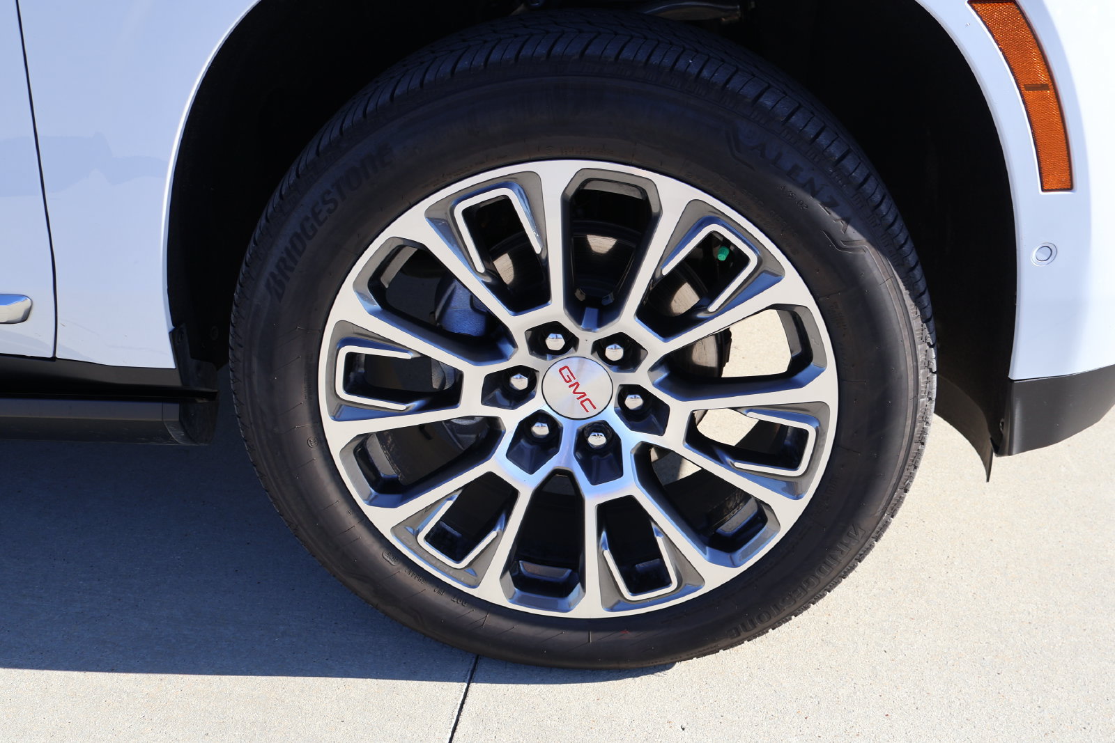 New 2026 GMC Yukon Denali w/ Sun & Power Step Package AWD/4WD image 11