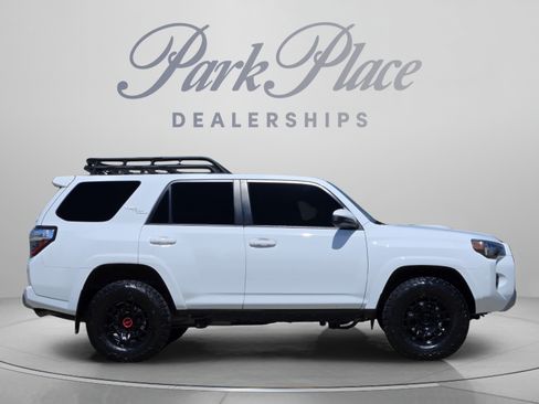 Used 2022 Toyota 4Runner TRD Off-Road AWD/4WD image 6