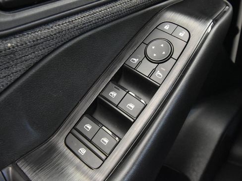 Used 2023 Nissan Rogue S image 28