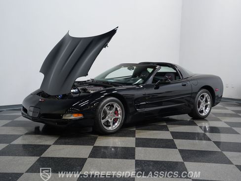 Used 2001 Chevrolet Corvette Coupe w/ Preferred Equipment Group2 RWD image 30