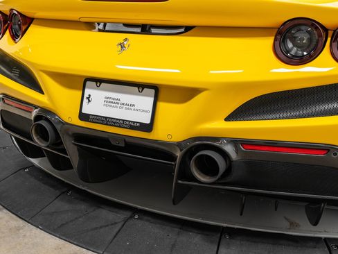 Certified 2022 Ferrari F8 Tributo RWD image 43