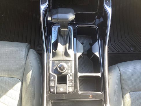 Used 2024 Kia Sorento SX Prestige w/ Sage Leather Package image 19