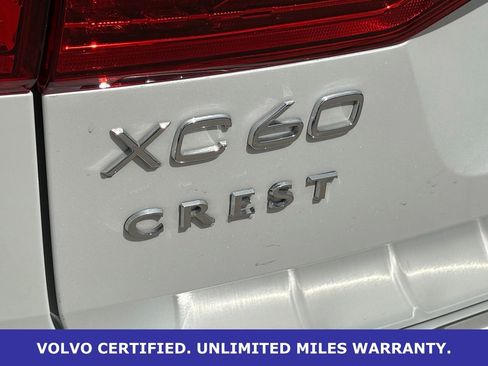 Certified 2024 Volvo XC60 T8 Ultimate w/ Protection Package Premier AWD/4WD image 10