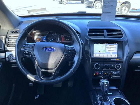 Used 2018 Ford Explorer XLT w/ Equipment Group 202A image 13