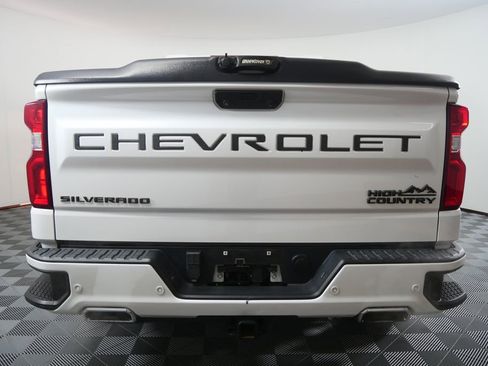 Used 2022 Chevrolet Silverado 1500 High Country w/ Z71 Off-Road Package image 5