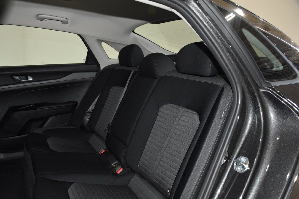 New 2027 Kia K5 LXS FWD image 30