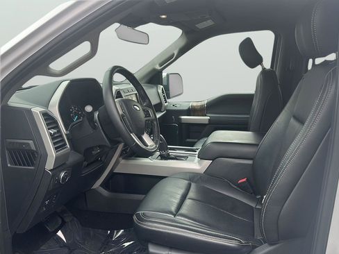 Used 2020 Ford F150 Lariat image 19