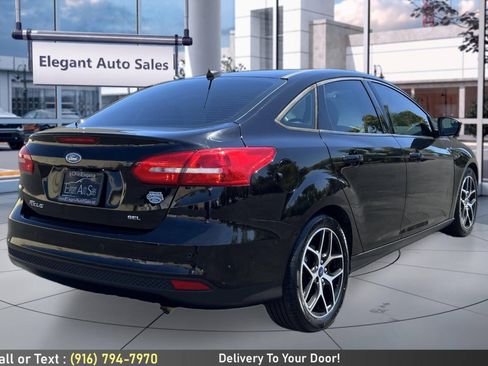 Used 2017 Ford Focus SEL FWD image 5