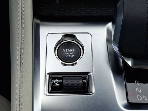 Certified 2025 Jaguar F-PACE R-Dynamic S image 27