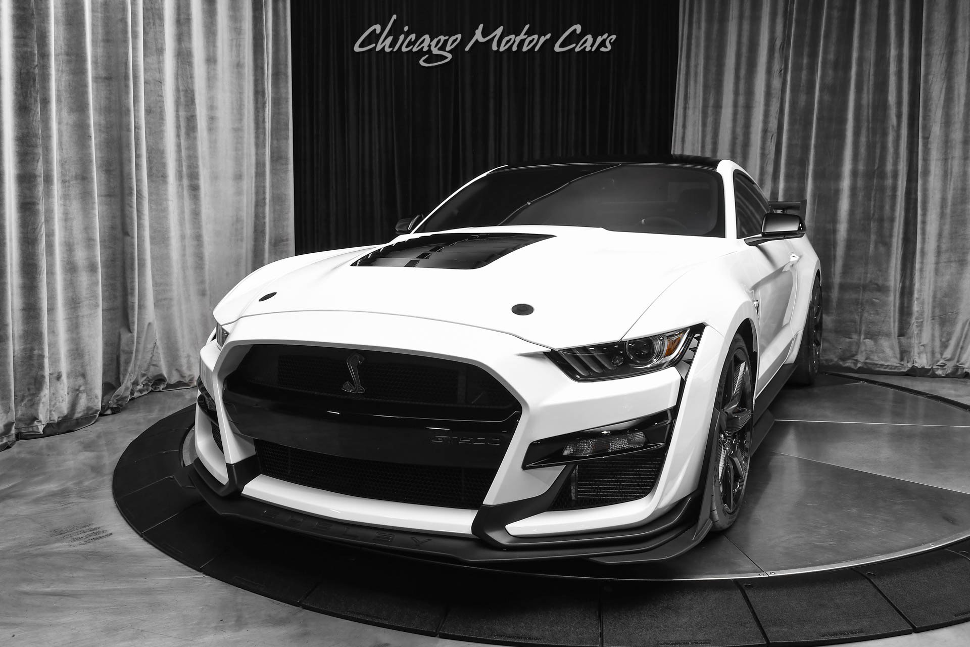 Used 2022 Ford Mustang Shelby GT500 w/ Carbon Fiber Track Pack RWD image 14