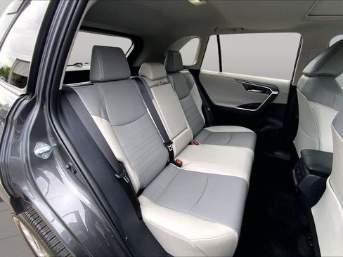 Used 2025 Toyota RAV4 Limited FWD image 20