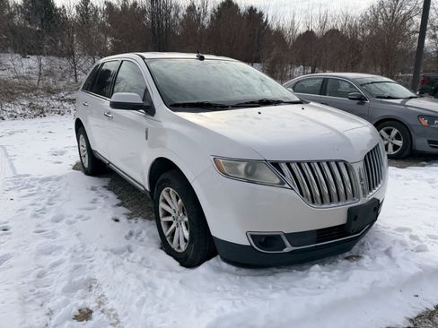 Used 2011 Lincoln MKX AWD w/ 101A Rapid Spec Order Code image 4
