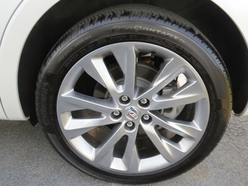 Certified 2023 Buick Envision Avenir image 10