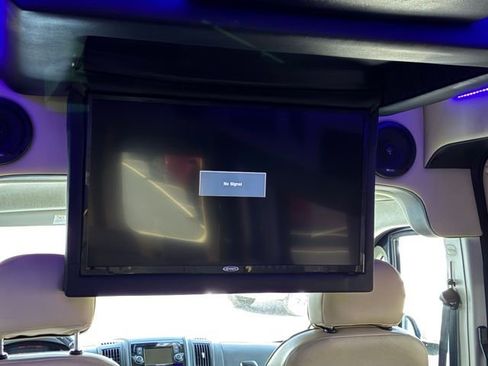 Used 2021 RAM ProMaster 2500 w/ Premium Appearance Group image 4