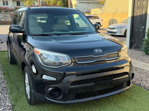 Used 2017 Kia Soul FWD image 13