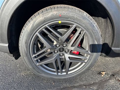 New 2026 Ford Explorer ST-Line w/ ST-Line Street Pack image 15