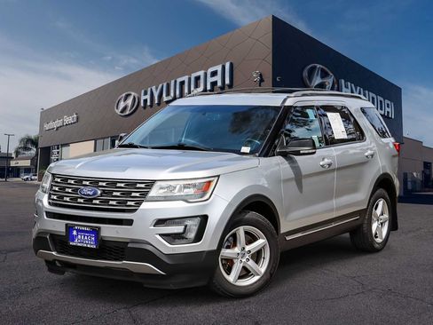 Used 2016 Ford Explorer XLT w/ Equipment Group 202A AWD/4WD image 1