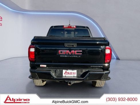 Used 2024 GMC Canyon Denali image 4