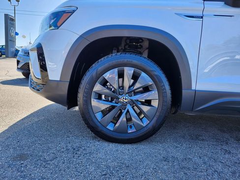 Certified 2024 Volkswagen Taos S FWD image 17