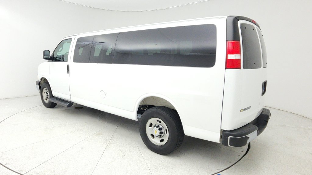 Used 2025 Chevrolet Express 3500 LT w/ LT Preferred Equipment Group RWD image 5