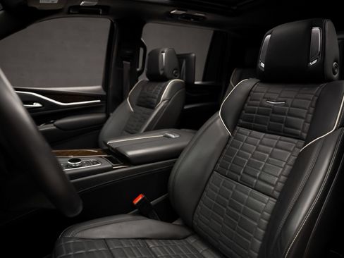 Used 2024 Cadillac Escalade ESV Sport Platinum w/ LPO, ONYX Package AWD/4WD image 62
