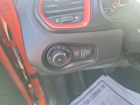 Used 2017 Jeep Renegade Trailhawk image 29
