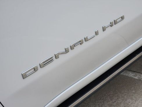 Used 2022 GMC Sierra 2500 Denali w/ Denali Ultimate Package image 12