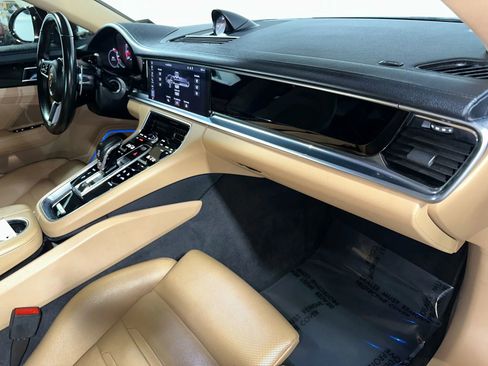Used 2018 Porsche Panamera w/ Premium Package Plus image 35