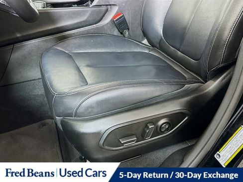 Used 2023 Jeep Grand Cherokee Limited w/ Black Appearance Package image 21