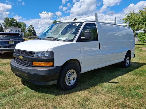 Used 2022 Chevrolet Express 2500 Extended w/ Driver Convenience Package image 3