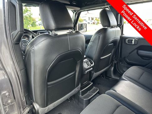Used 2021 Jeep Wrangler Unlimited Freedom Edition image 23