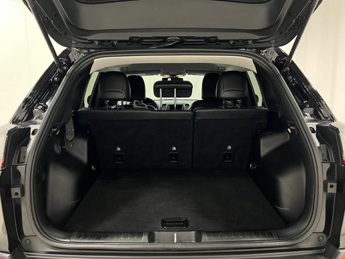 Used 2019 Jeep Cherokee Latitude Plus FWD image 27
