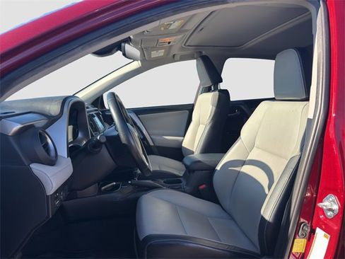 Used 2018 Toyota RAV4 Limited image 9