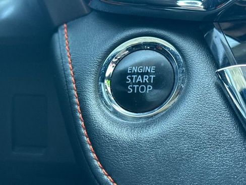 Used 2018 Toyota RAV4 SE w/ Power Extra Value Package FWD image 25
