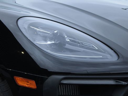 Used 2023 Porsche Macan S image 12