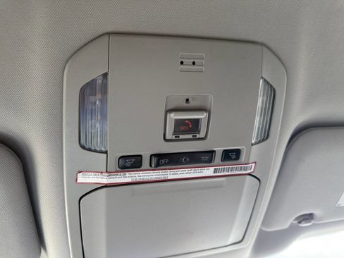 Used 2021 Toyota Highlander LE image 23