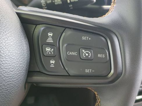 Used 2024 Jeep Wrangler Unlimited AWD/4WD image 18